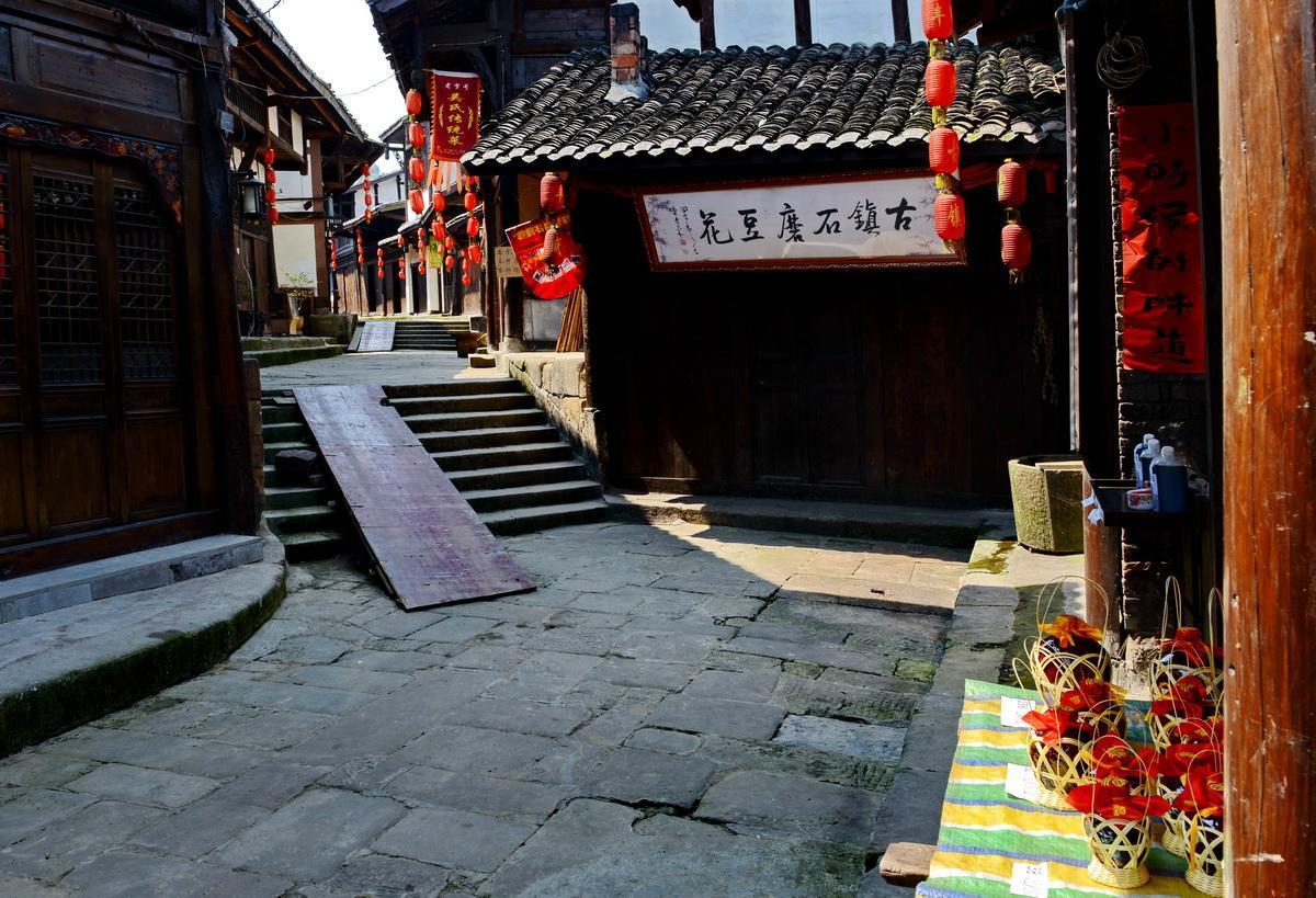 主打“宠客”！九三集团组建爱心车队免费接送“小金豆”